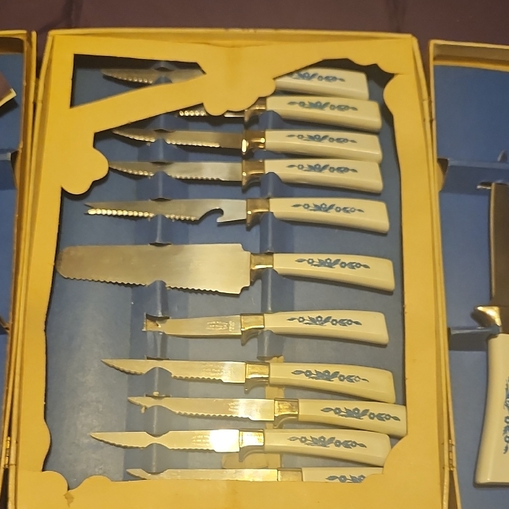 Sheffield 19-Piece Golden Prestige Cutlery Set - Picture 5 of 11